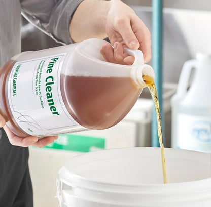 4 Gallons Advantage Chemicals Concentrated Pine Cleaner – 4/Case of 1 gallon